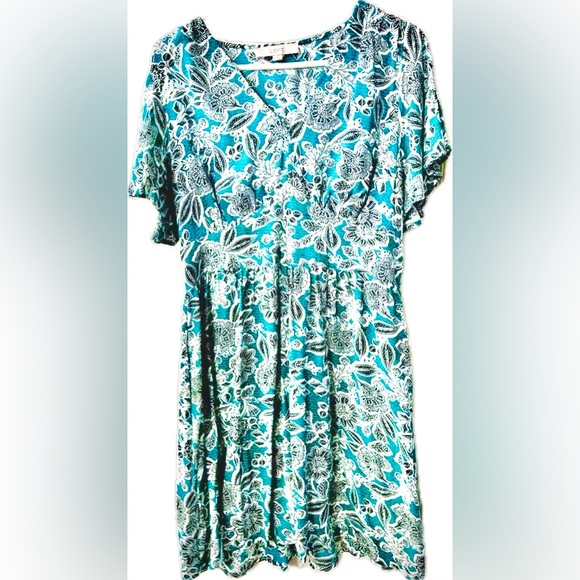LOFT- Floral Flutter V-Neck Pocket Dress - Picture 2 of 6